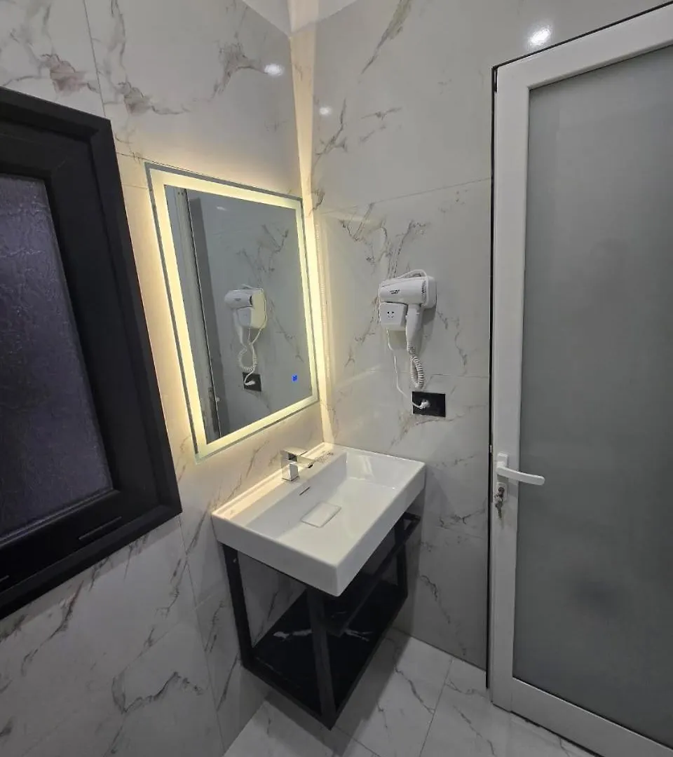 Elite Inn Vlorë 0*,