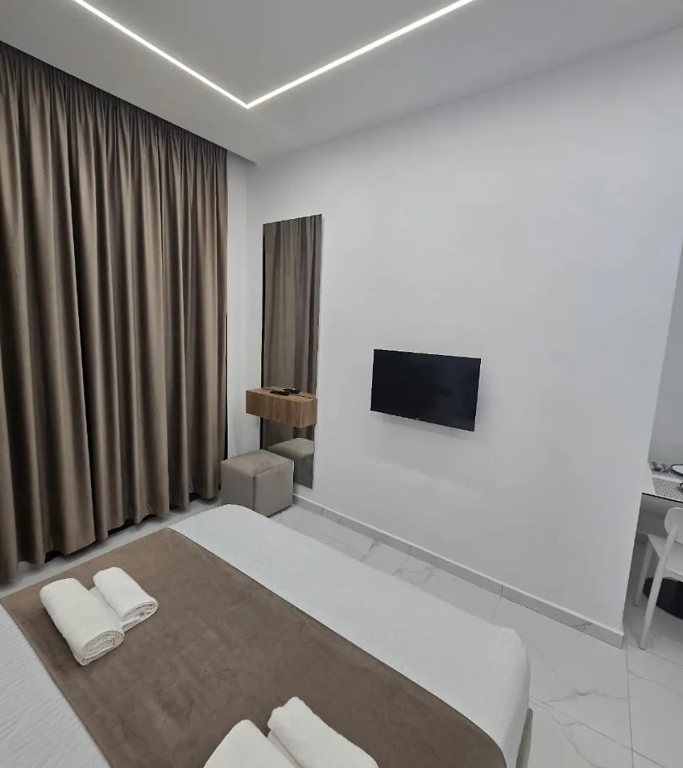Elite Inn Vlorë 0*,