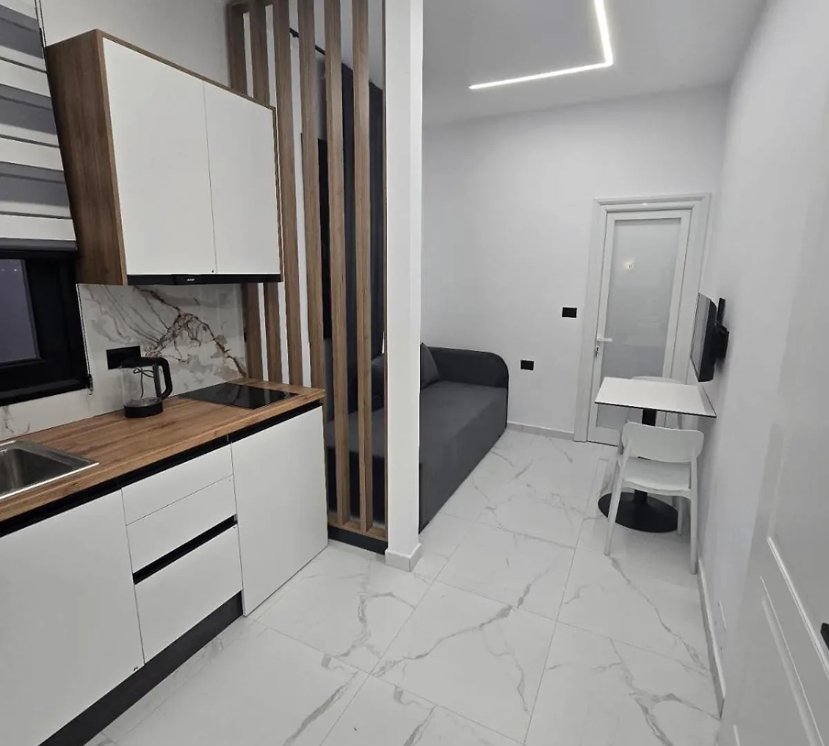 Elite Inn Vlorë Πανσιόν